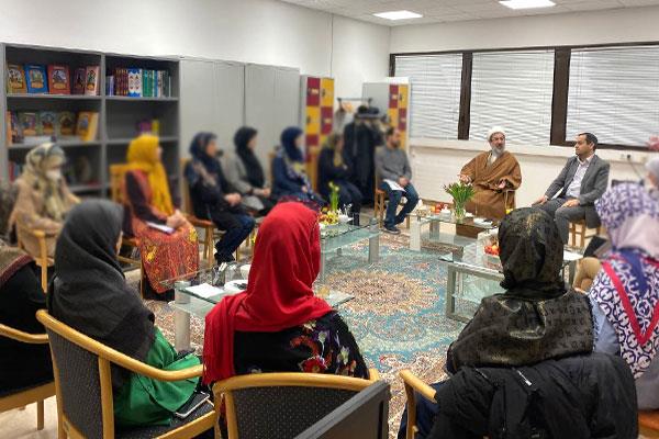 برگزاری نشست هم افزایی علمی فرهنگی ویژه مربیان با حضور مدیریت محترم آموزشگاه حافظ