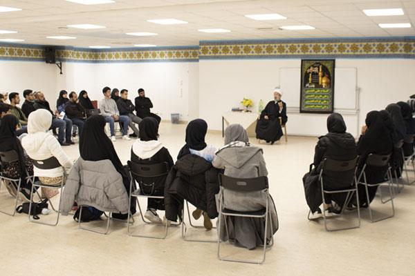 برگزاری نشست آموزشی - فرهنگی ویژه جوانان با حضور ریاست محترم مرکز اسلامی
